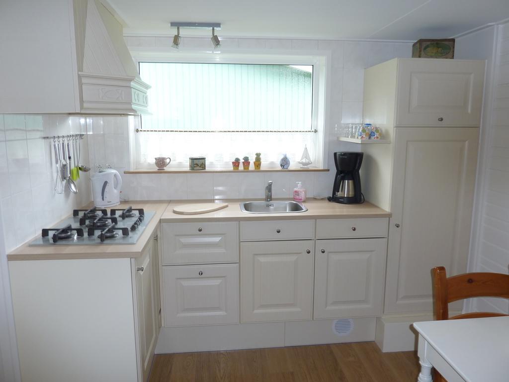 Earnewâld B&B It Lytshus חדר תמונה
